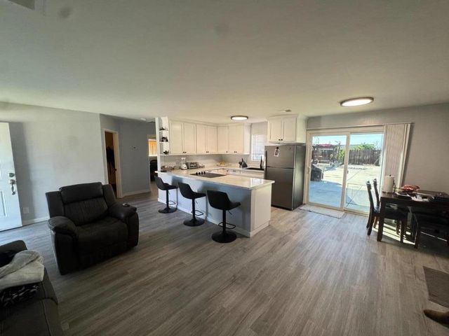 750 El Camino Paraiso, Hollister, CA 95023