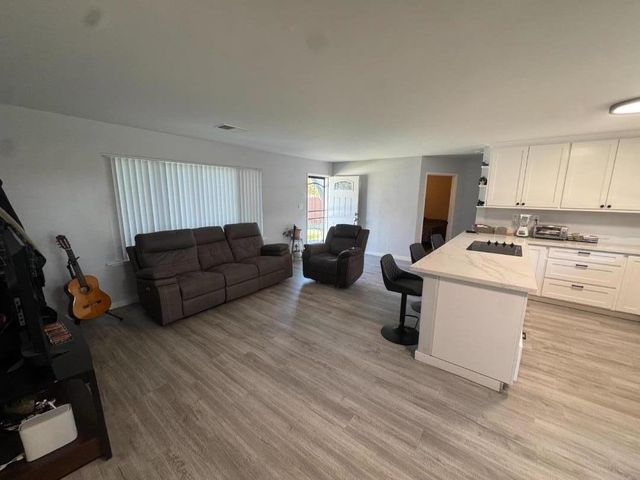 750 El Camino Paraiso, Hollister, CA 95023