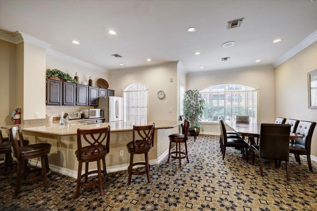 2100 Welch Street C121, Houston, TX 77019