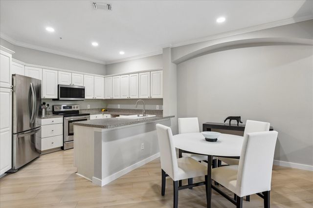 2100 Welch Street C121, Houston, TX 77019