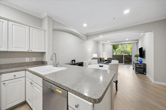 2100 Welch Street C121, Houston, TX 77019