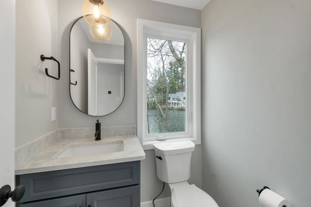 20 First Street, Windham, NH 03087