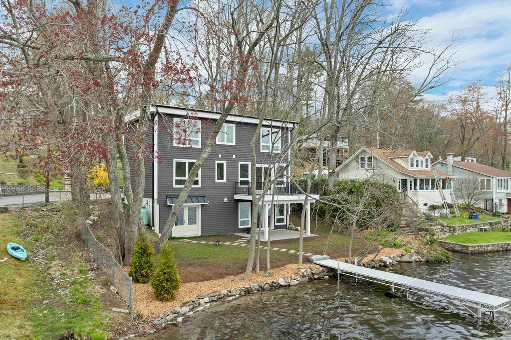 20 First Street, Windham, NH 03087
