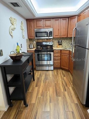 1051 79TH AVENUE N 202, St Petersburg, FL 33702