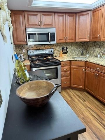 1051 79TH AVENUE N 202, St Petersburg, FL 33702