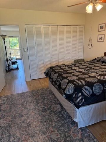 1051 79TH AVENUE N 202, St Petersburg, FL 33702