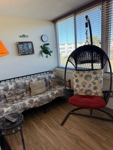 1051 79TH AVENUE N 202, St Petersburg, FL 33702