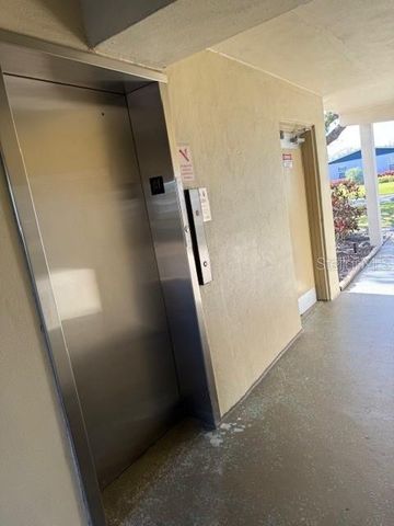 1051 79TH AVENUE N 202, St Petersburg, FL 33702