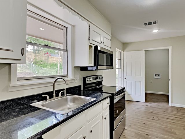 3040 San Marcos Drive, Fort Worth, TX 76116