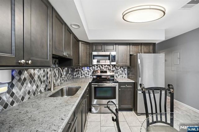 31 Fairmount Avenue 16A, Hackensack, NJ 07601