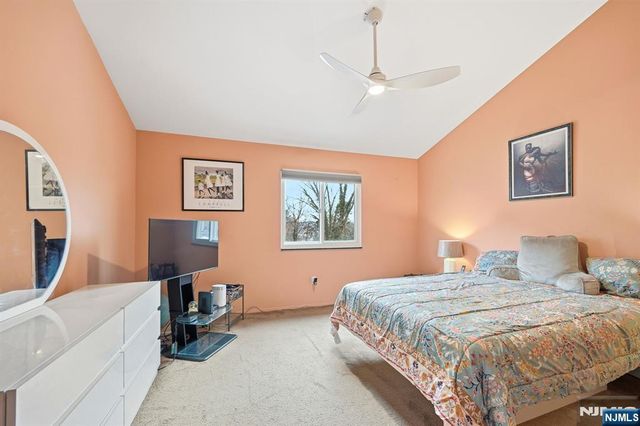 31 Fairmount Avenue 16A, Hackensack, NJ 07601