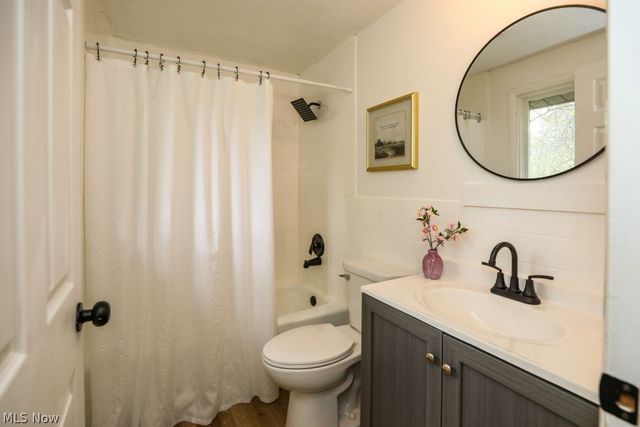 701 Portage Lakes Drive, Coventry, OH 44319