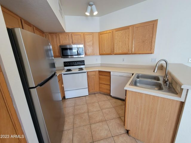 280 S ELIZABETH Way 25, Chandler, AZ 85225