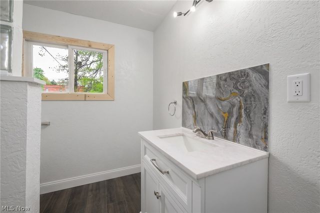 1266 E 102nd Street, Cleveland, OH 44108