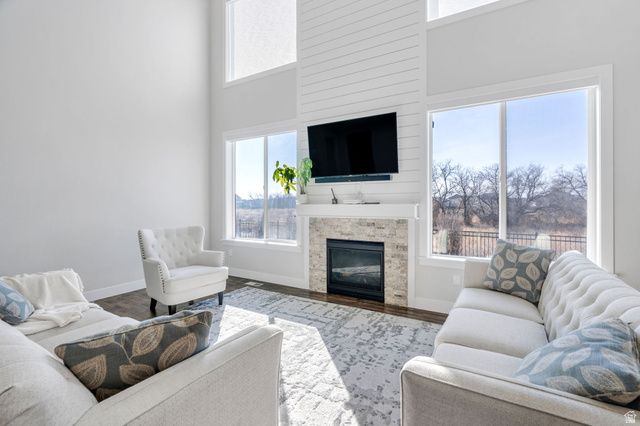 124 S DRY CREEK LN, Vineyard, UT 84059