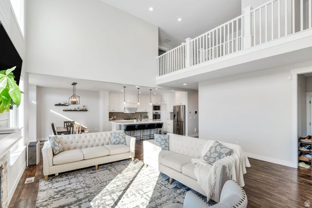 124 S DRY CREEK LN, Vineyard, UT 84059