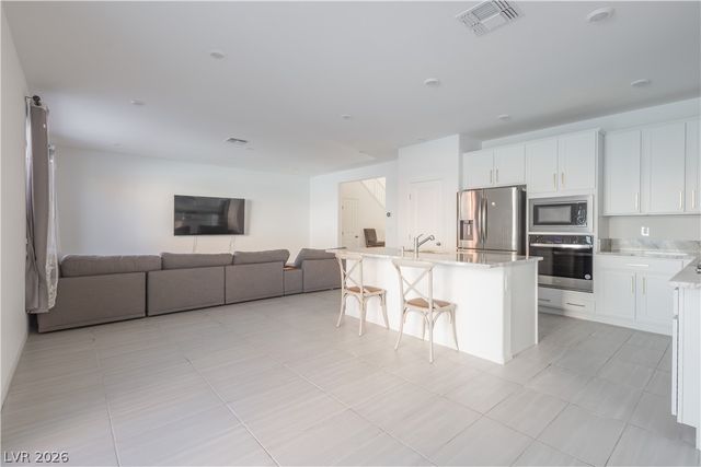 7360 Crown Landing Street, Las Vegas, NV 89113