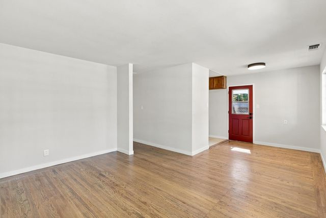 2180 Cambridge St, Sacramento, CA 95815