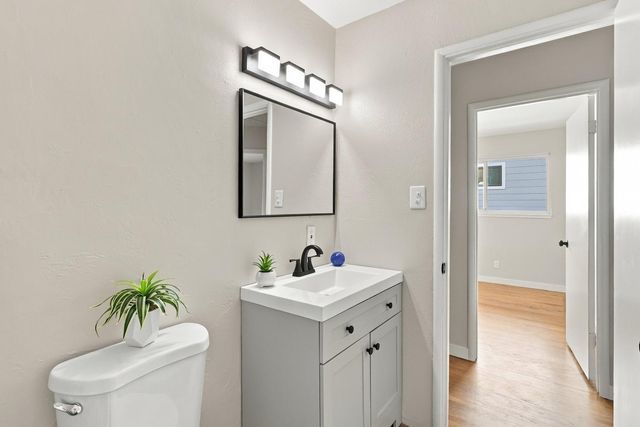 2180 Cambridge St, Sacramento, CA 95815
