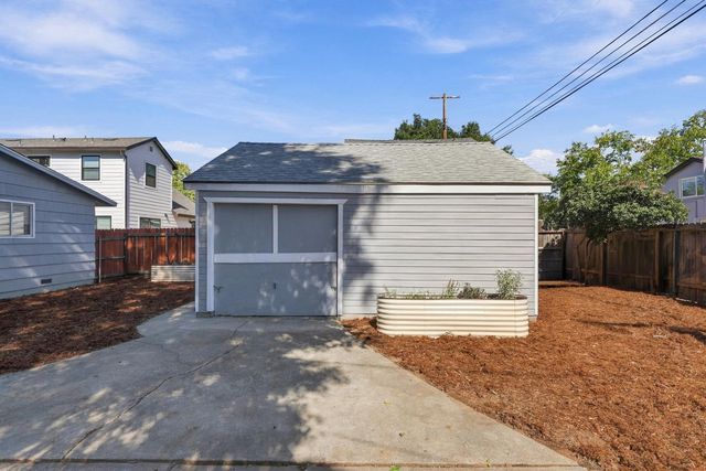2180 Cambridge St, Sacramento, CA 95815