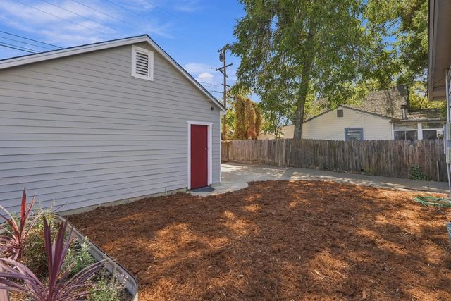 2180 Cambridge St, Sacramento, CA 95815