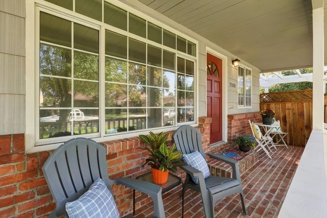 2180 Cambridge St, Sacramento, CA 95815