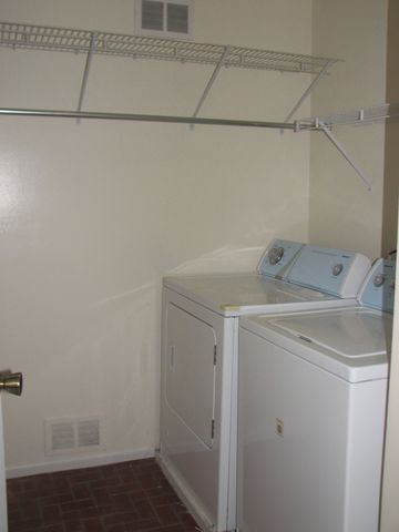 1166 NORTHBURY Lane C2, Wheeling, IL 60090