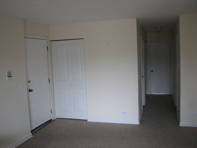 1166 NORTHBURY Lane C2, Wheeling, IL 60090