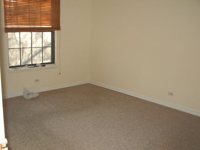 1166 NORTHBURY Lane C2, Wheeling, IL 60090