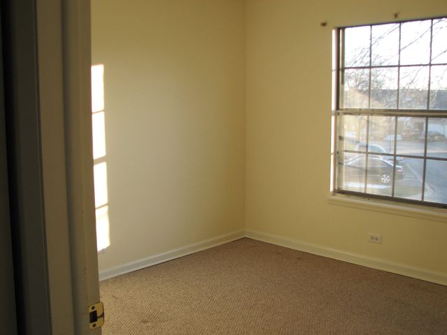 1166 NORTHBURY Lane C2, Wheeling, IL 60090