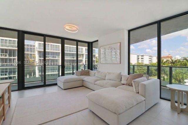9901 W W Bay Harbor Dr 503, Bay Harbor Islands, FL 33154