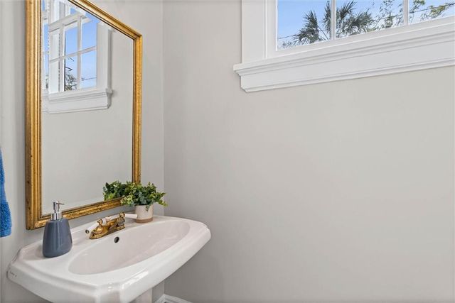 1900 Old Government Street, Mobile, AL 36606