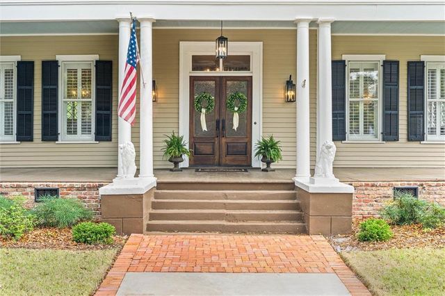 1900 Old Government Street, Mobile, AL 36606