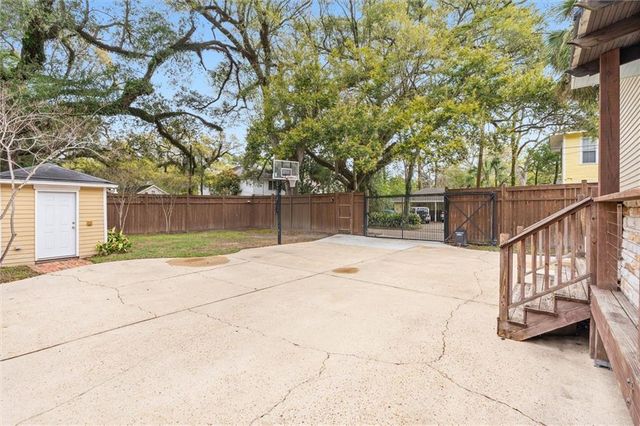 1900 Old Government Street, Mobile, AL 36606