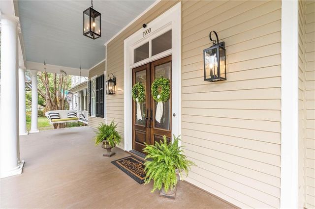 1900 Old Government Street, Mobile, AL 36606