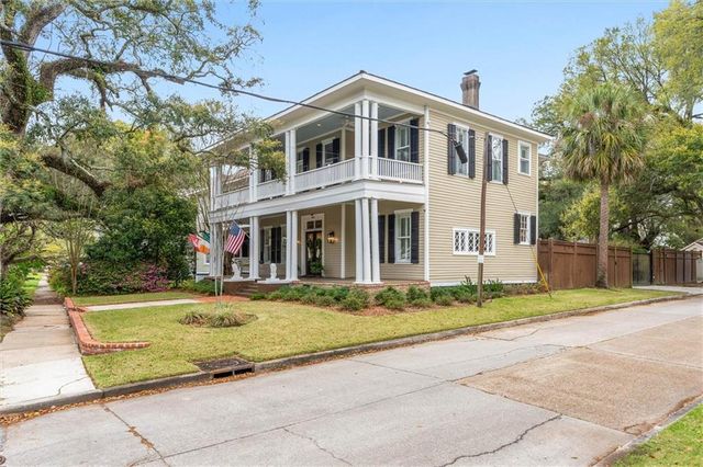 1900 Old Government Street, Mobile, AL 36606