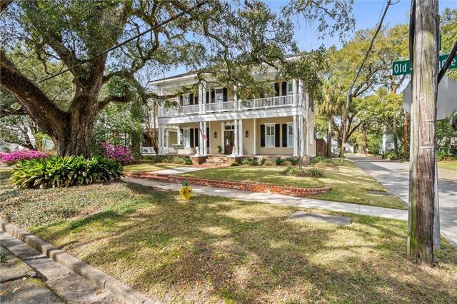 1900 Old Government Street, Mobile, AL 36606