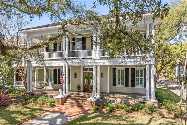 1900 Old Government Street, Mobile, AL 36606