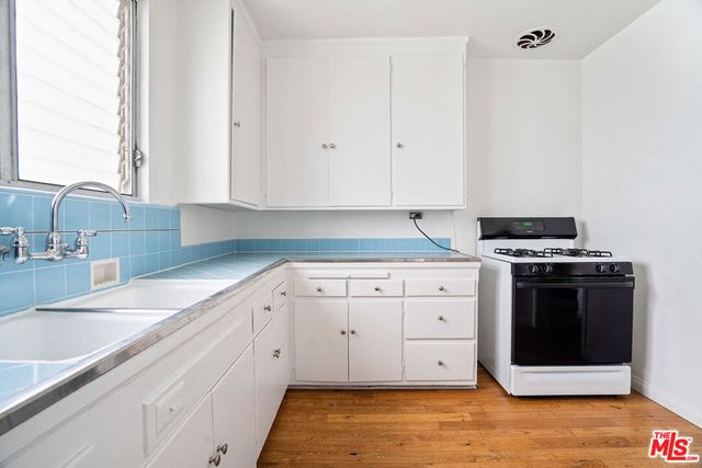 1323 N Olive Drive 41B, West Hollywood, CA 90069