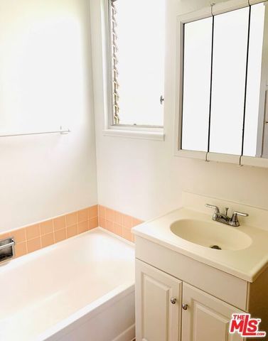 1323 N Olive Drive 41B, West Hollywood, CA 90069