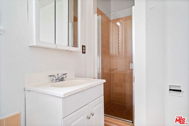 1323 N Olive Drive 41B, West Hollywood, CA 90069