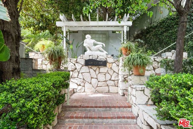 1323 N Olive Drive 41B, West Hollywood, CA 90069