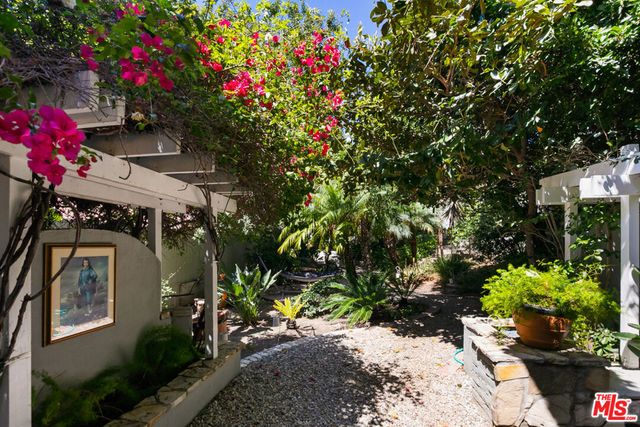 1323 N Olive Drive 41B, West Hollywood, CA 90069