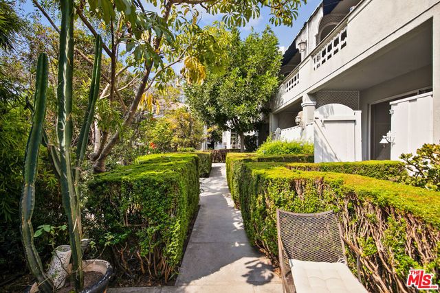 1323 N Olive Drive 41B, West Hollywood, CA 90069