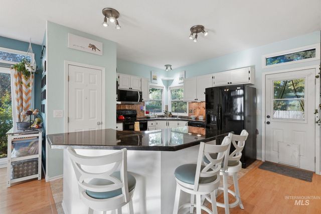 2217 N Amethyst Ave, Meridian, ID 83646