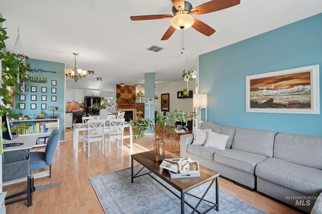 2217 N Amethyst Ave, Meridian, ID 83646