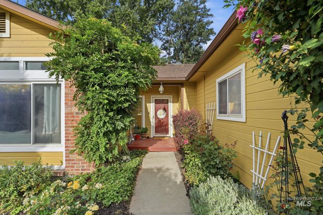 2217 N Amethyst Ave, Meridian, ID 83646