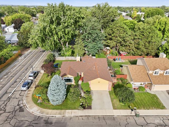 2217 N Amethyst Ave, Meridian, ID 83646