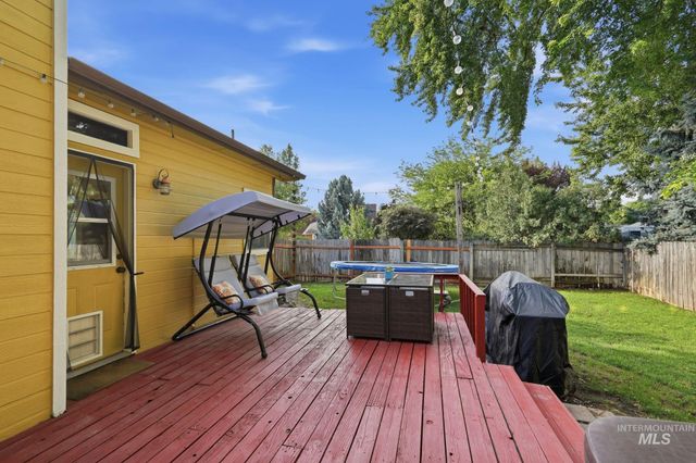 2217 N Amethyst Ave, Meridian, ID 83646