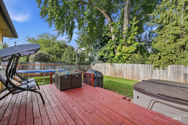 2217 N Amethyst Ave, Meridian, ID 83646